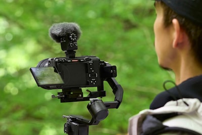 Product image showing camera mounted on a gimbal