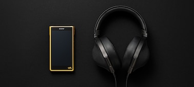 WM1ZM2 Walkman and MDR-Z1R headphones on a dark background